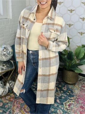 NWOT Haute Monde Plaid Button-Front Long Shacket in Cream, Grey & Tan